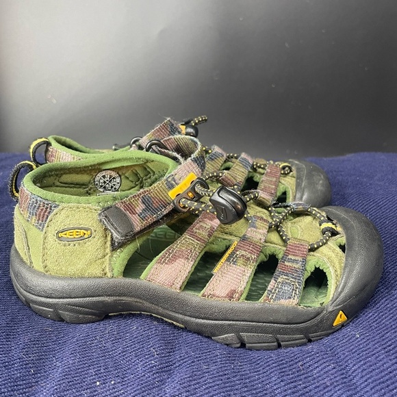 2/$20 Keen Toddler Boy Sandals Size 12 Camo Water Shoes Hike Summer Mountain - Picture 2 of 6